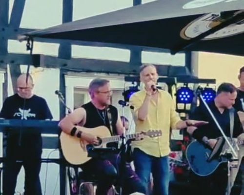 Unsere Version von "Wish you were Here" von Pink Floyd. Für uns immer einer der emotionalen Höhepunkte unserer Unplugged...