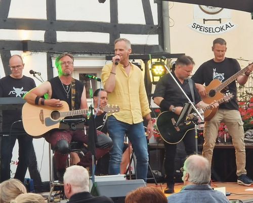 In Sümmern aufzutreten ist für uns nie ein Auswärtsspiel. Zu sehr sind wir freundschaftlich und familiär mir diesen Dorf...